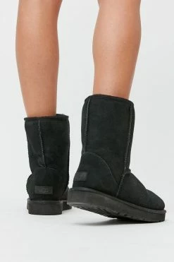 Hot Sale ???? Women's UGG Classic II Boot Black ???? 7 Hot Sale ???? Women's UGG Classic II Boot Black ???? -Vagabond Shoemakers Sales unnamed file 1377