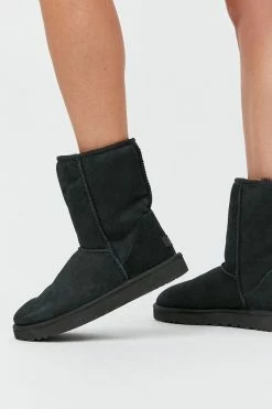 Hot Sale ???? Women's UGG Classic II Boot Black ???? 9 Hot Sale ???? Women's UGG Classic II Boot Black ???? -Vagabond Shoemakers Sales unnamed file 1379