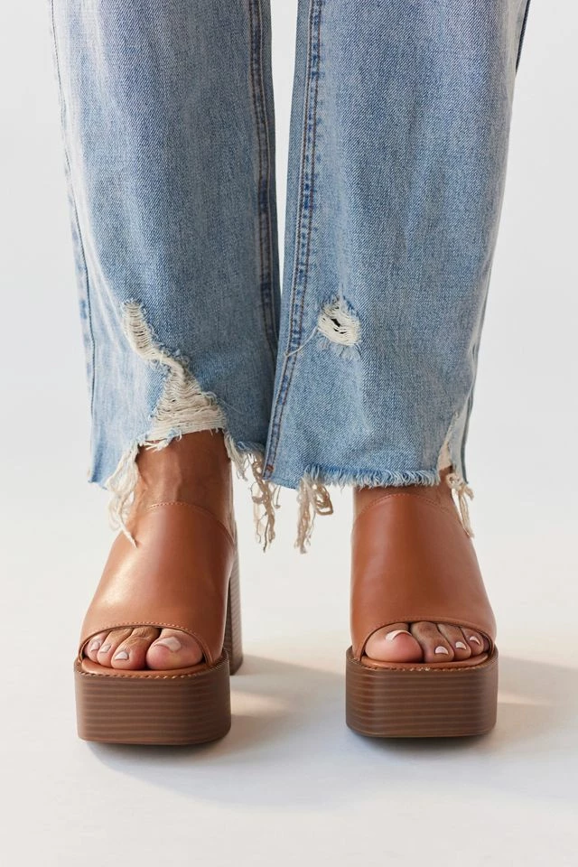 Flash Sale ✨ Urban Outfitters ???? Women's UO Paloma Mule Platform ???? Sandal Brown ✔️ 5 Flash Sale ✨ Urban Outfitters ???? Women's UO Paloma Mule Platform ???? Sandal Brown ✔️ - Image 3