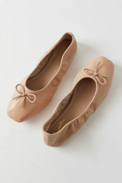 New ???? Women's Seychelles Breathless Flat Tan ????