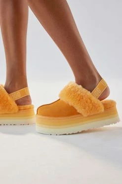 Brand new ???? Women's UGG Funkette Slipper Papaya Orange ????