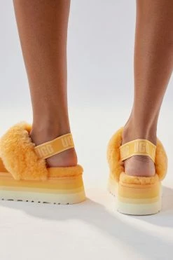 Brand new ???? Women's UGG Funkette Slipper Papaya Orange ???? 9 Brand new ???? Women's UGG Funkette Slipper Papaya Orange ???? -Vagabond Shoemakers Sales unnamed file 1958