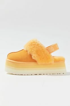 Brand new ???? Women's UGG Funkette Slipper Papaya Orange ???? 10 Brand new ???? Women's UGG Funkette Slipper Papaya Orange ???? -Vagabond Shoemakers Sales unnamed file 1959