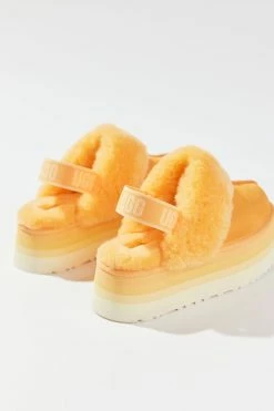 Brand new ???? Women's UGG Funkette Slipper Papaya Orange ???? 11 Brand new ???? Women's UGG Funkette Slipper Papaya Orange ???? -Vagabond Shoemakers Sales unnamed file 1960