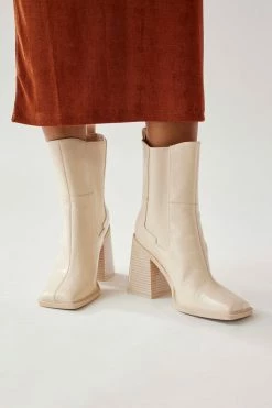 Brand new ???? Women's Circus NY Lauren Boot Vanilla Bean ????