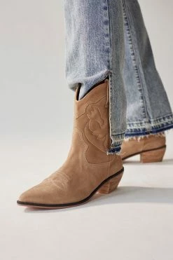 New ???? Urban Outfitters ???? Women's UO Fallon Suede Cowboy Boot Taupe ????