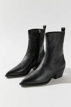 Cheapest ✔️ Women's Steve Madden Kendal Western Boot Black ???? 7 Cheapest ✔️ Women's Steve Madden Kendal Western Boot Black ???? -Vagabond Shoemakers Sales unnamed file 878